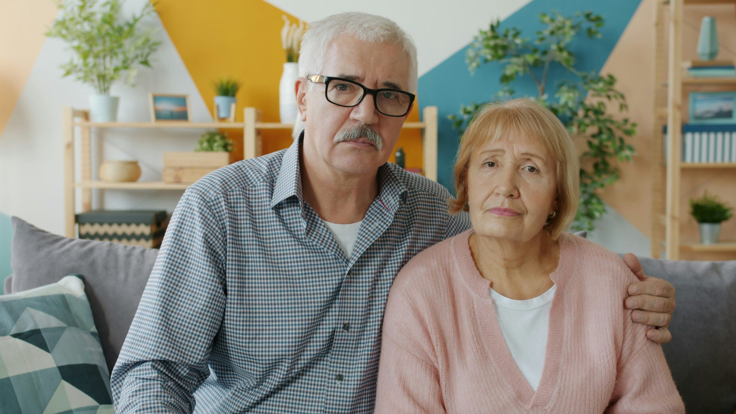 Qué significa “sanar” después de una infidelidad (y qué no) — couple conversation